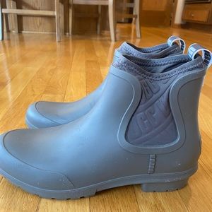 UGG® Chevonne Rain Boots